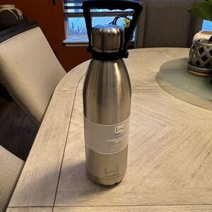 Water Bottle Wellness Stainless Steel Silver XL 51oz BPA safe- easy to carry-NEW